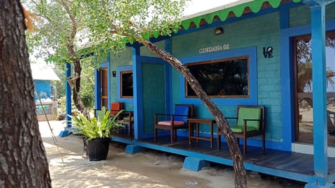Beachfront Cendana Cottage