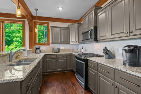 Kitchen--- Granite Counter-tops, Stainless Steel