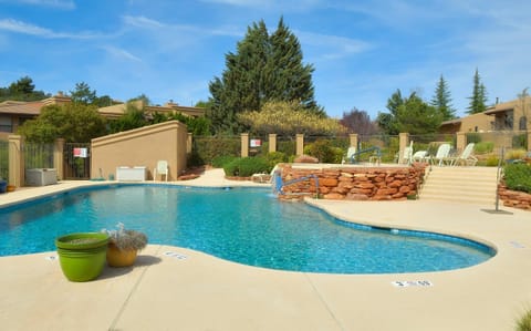 Community Pool & Hot Tub