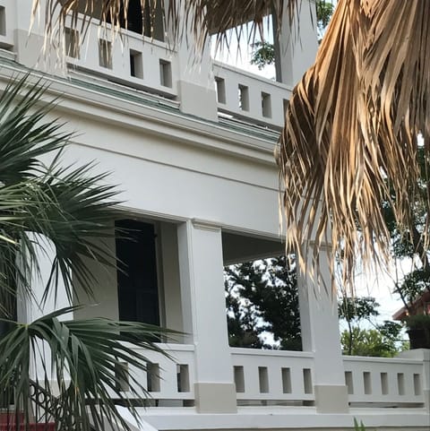 Experience Luxury Island Mansion Life