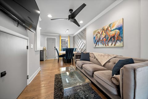 911B 19TH AVE 005