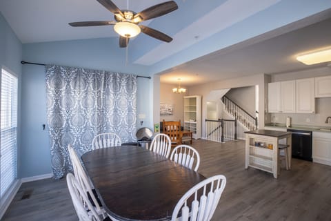 Kitchen, Dinning, Sunroom, Living Room, 2nd floor - Open Floor Plan