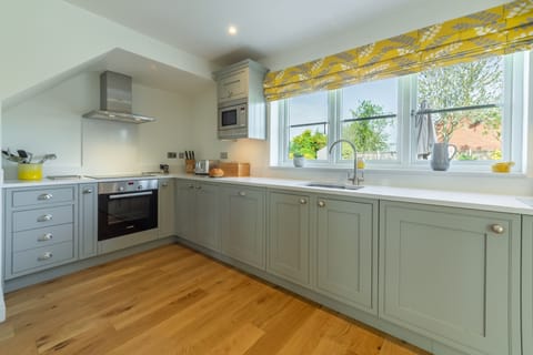 Ground floor: Kitchen