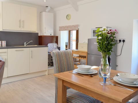 Open plan living space | Hen Llaeth - Blaenhirbant Isaf Cottages, Cwmsychpant, near Lampeter