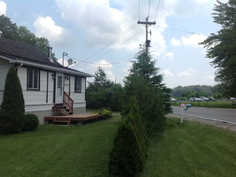 The cottage and the park proximity. Children?s playground at the park as well
