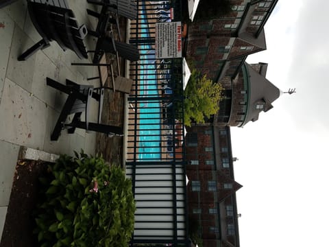 Side view of the pool and patio