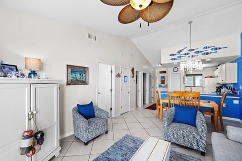 Living Area overlooking the Gulf of Mexico