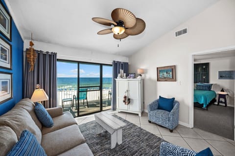 Living Area overlooking the Gulf of Mexico