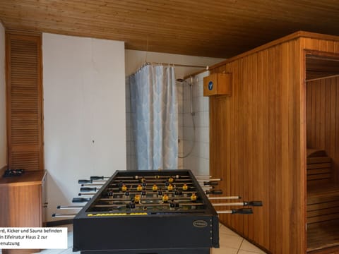 Property, Building, Wood, Cabinetry, Countertop, Kitchen Stove, House, Flooring, Hardwood, Gas