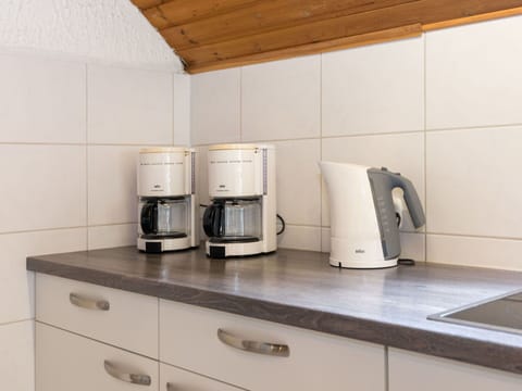 Cabinetry, Property, Tap, Countertop, Building, Kitchen Appliance, Plumbing Fixture, Kitchen, Interior Design, Drawer