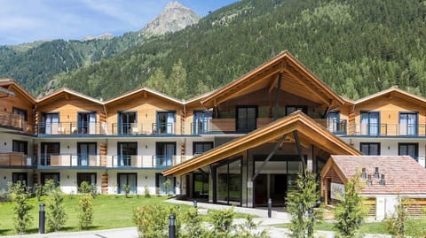 Located in a pristine, natural setting, you'll feel right at home in the mountains.