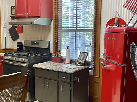 Basic pots, pans & cooking utensils provided.