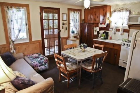 Chair, Furniture, Indoors, Room, Table