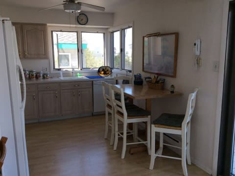 Kitchen table seats 6