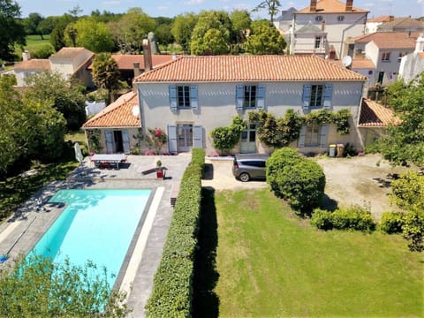 Beautiful house with covered pool