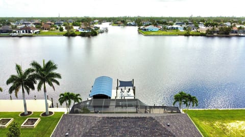 EPIC waterfront views!  Super quite neighborhood!!