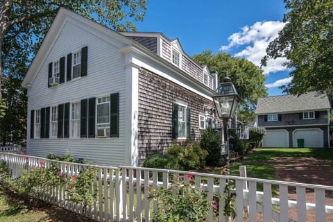 Classic Colonial In The Heart Of Edgartown Village