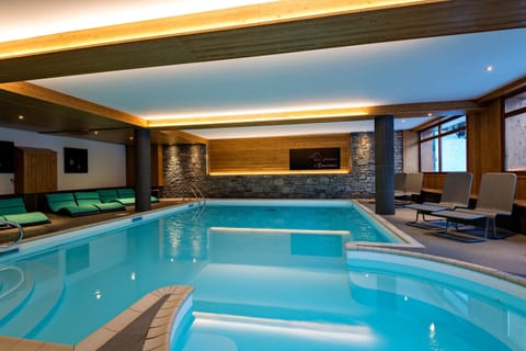 Spend your vacation on the pistes, or relaxing in the on-site indoor pool and sauna.