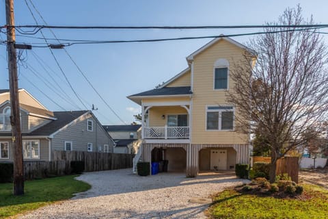 Located on the bayside in Dewey Beach!