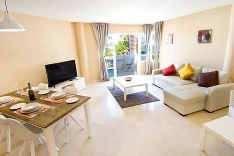 Fb9ce3d8 8fdb 4fda bc91 8206a4c2be8e