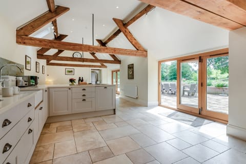 Waterhead Barn Kitchen - StayCotswold