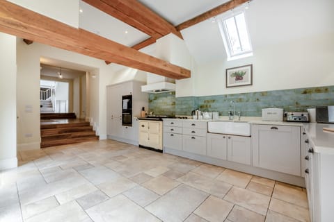 Waterhead Barn Kitchen - StayCotswold