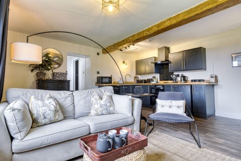 Honey Cottage Sitting Area - StayCotswold