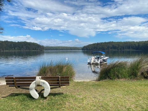Actual photo of Lake area right outside our back door. Moor your boat outback!