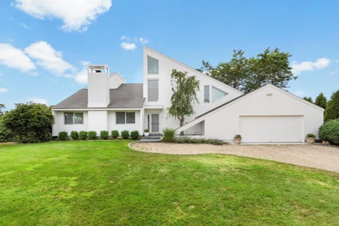 Charming Hamptons retreat!