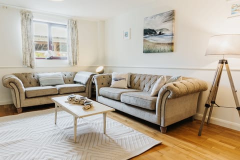 Lounge-The Cwtch Cottage
