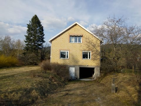 View of property from driveway
