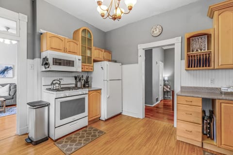 Large and spacious kitchen perfect for cooking large meals. Fully stocked.