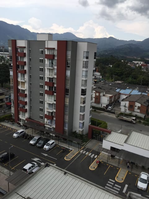 Lujoso Apartamento, Excelente Ubicacion