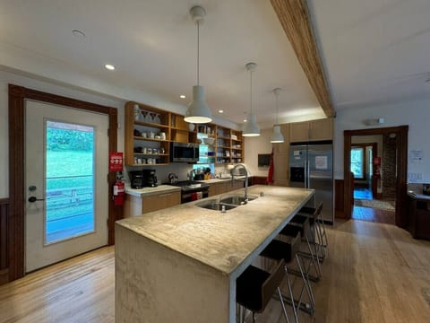 Walk out to back porch