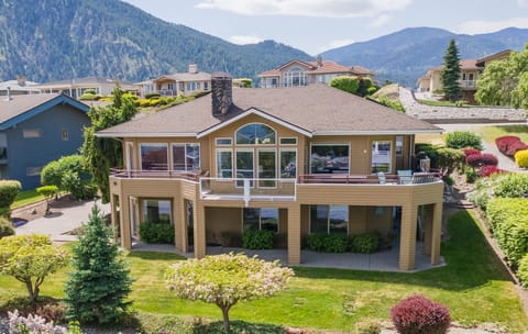 Welcome to 109 Chelan View Drive at Wapato Point!