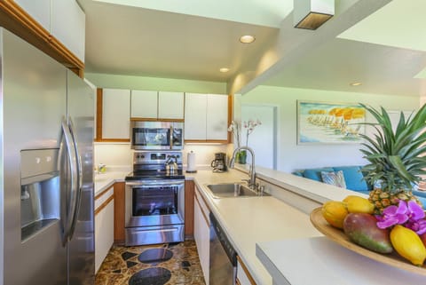 Upgraded Stainless Steel Appliances!  Dishwasher, Fridge, Stove.