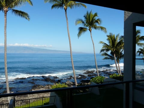 Evening on our lanai, time for a beautiful sunset and a mia tai. Aloha!