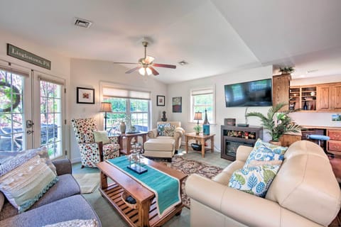 Harrisburg Vacation Rental | 1BR | 1BA | 936 Sq Ft | Stairs Required