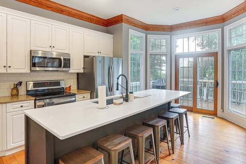 Kitchen | Fully Equipped | Ample Countertop Seating