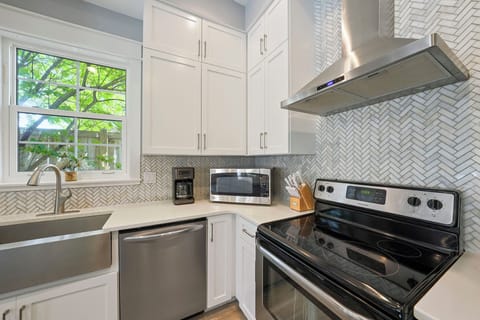 Casa Blanca - Miramar Beach - Kitchen