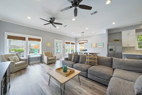 Casa Blanca - Miramar Beach - Open Concept Living Room, Dining & Kitchen
