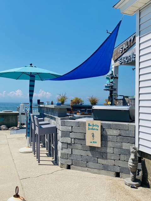 Salty Seahorse Bar