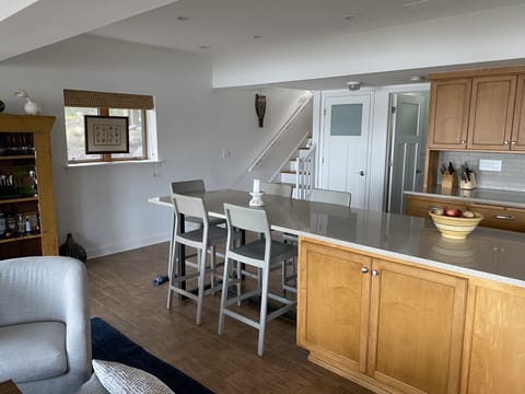 Work Island and Snackbar