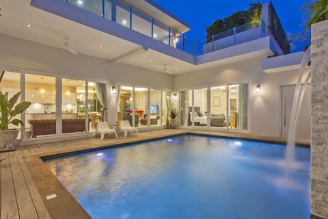 Ocean's 5 Pool Villa Near The Beach
