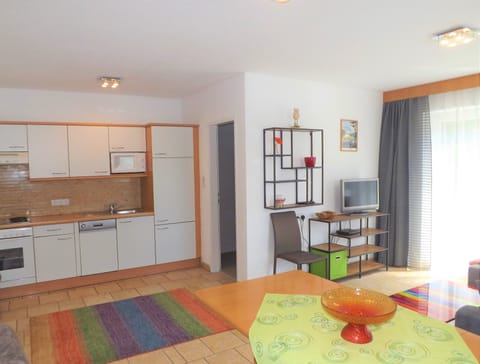 Kitchen/living/dining area, underfloor heating