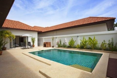 Pool Villa Majestic insignia