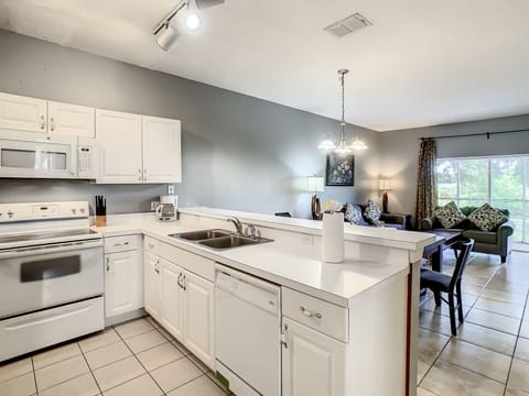 Fully equipped kitchen