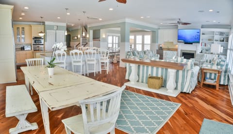 panorama breakfast area