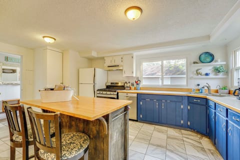 Kitchen | Blender | Coffee Maker | Toaster | Spices