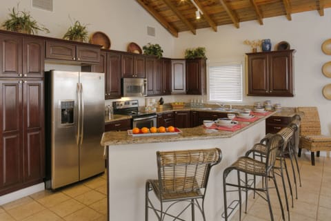 Large modern kitchen